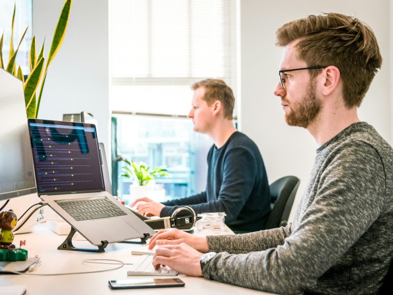 Work Comfortably: Essential Tips for Proper Posture at Your Workstation, Woking